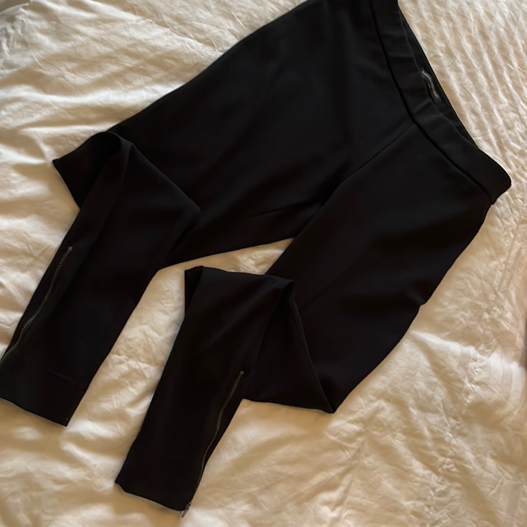 Banana Republic Black Stretch Pants With Side Zipper And Ankle Zipper Detail